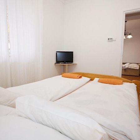Zoli Apartmanok-Anita Koelcsey 34-36 Hajduszoboszlo Ngoại thất bức ảnh